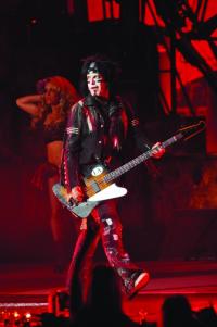 MOTLEY CRUE