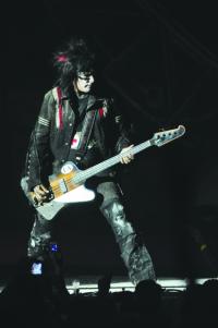 MOTLEY CRUE