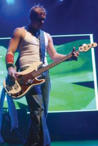 3 Doors Down/Staind & Hinder